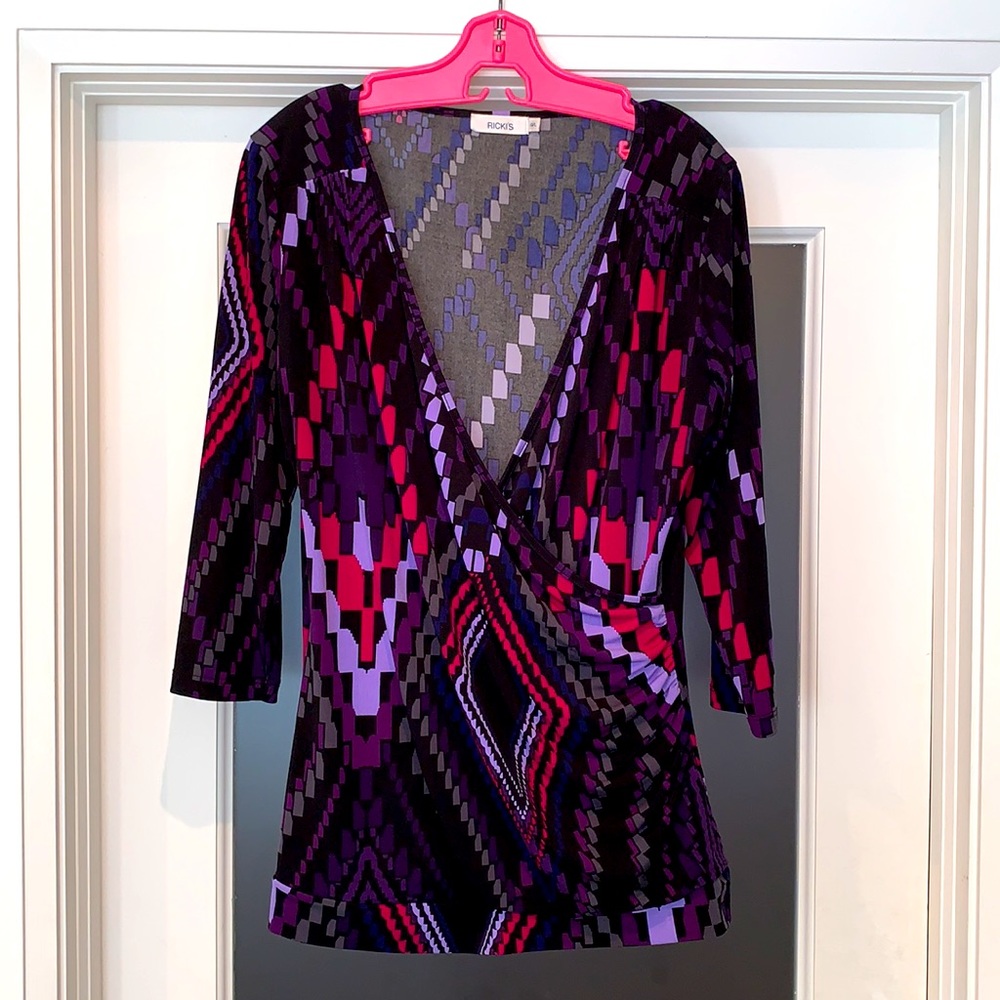 Ricki’s purple and black geometric print 3/4 sleeve wrap top, size large